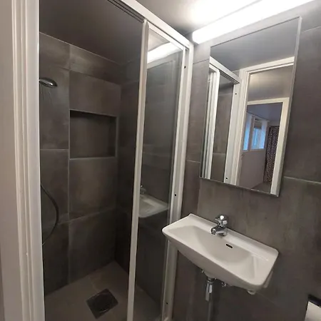 Basement Διαμέρισμα *